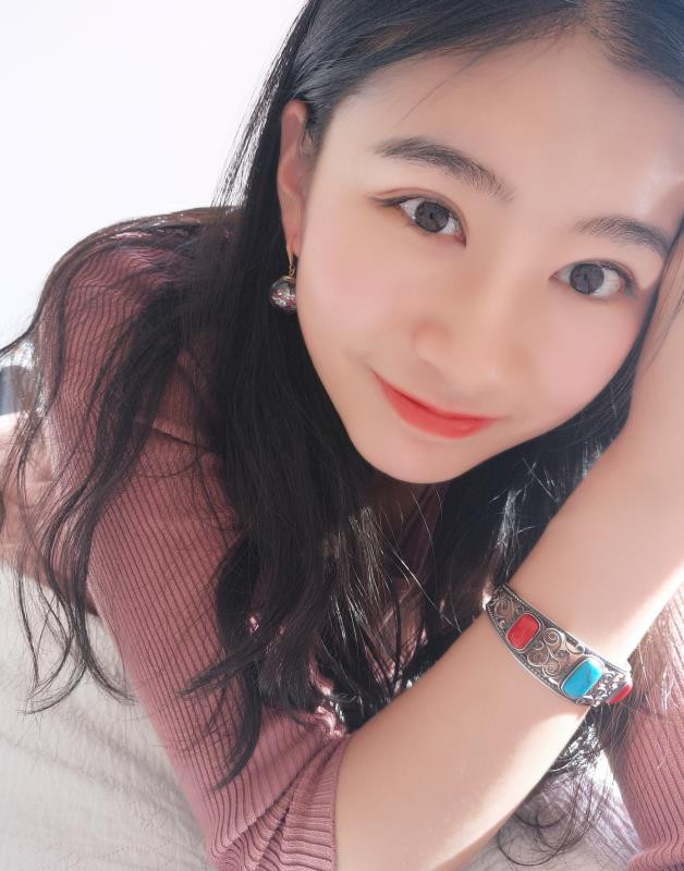 屁股很大的妹子